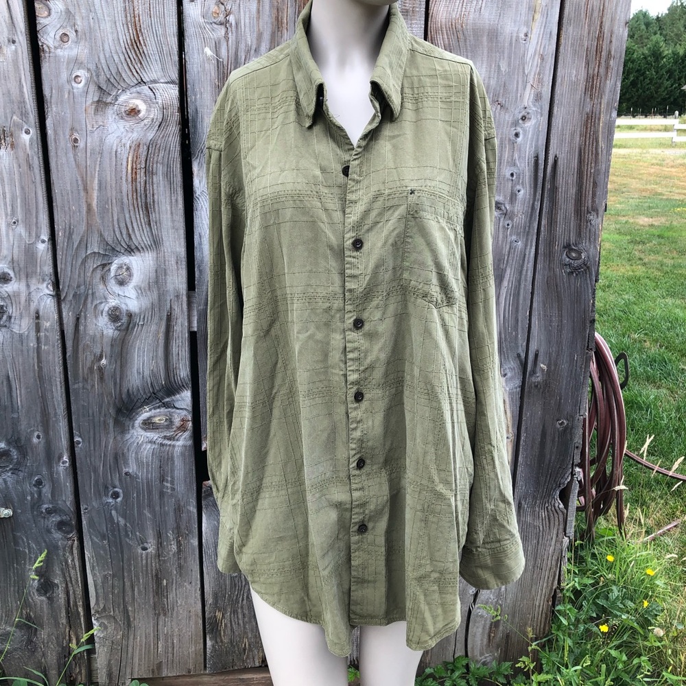 Tommy Bahama 100% Silk Button Down Shirt SzL